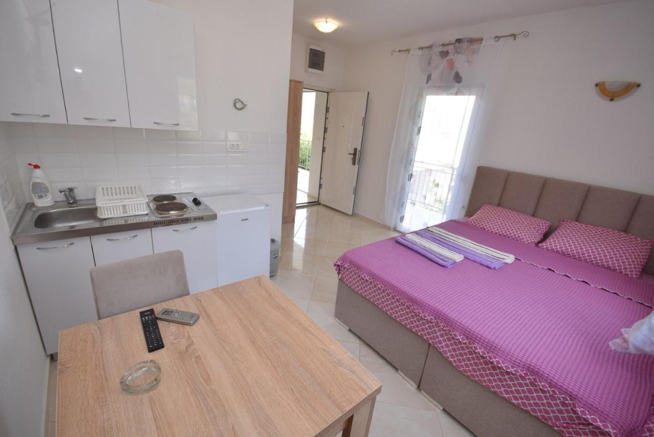 Subotic S Apartmani Risan Exterior foto