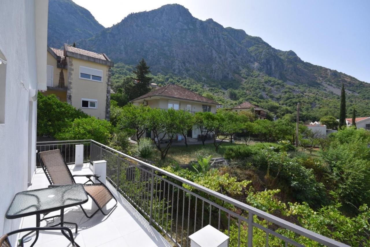 Subotic S Apartmani Risan Exterior foto