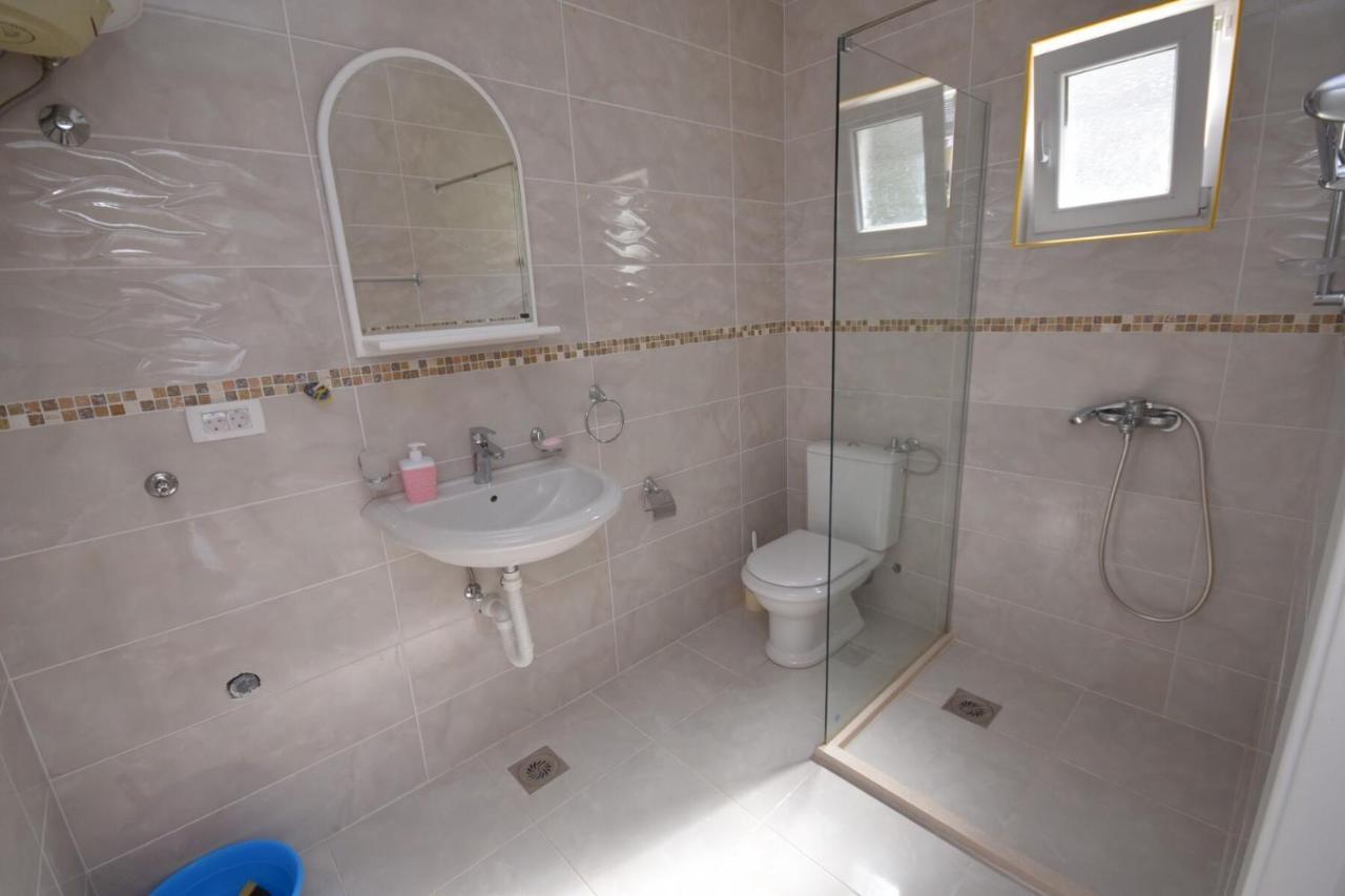 Subotic S Apartmani Risan Exterior foto